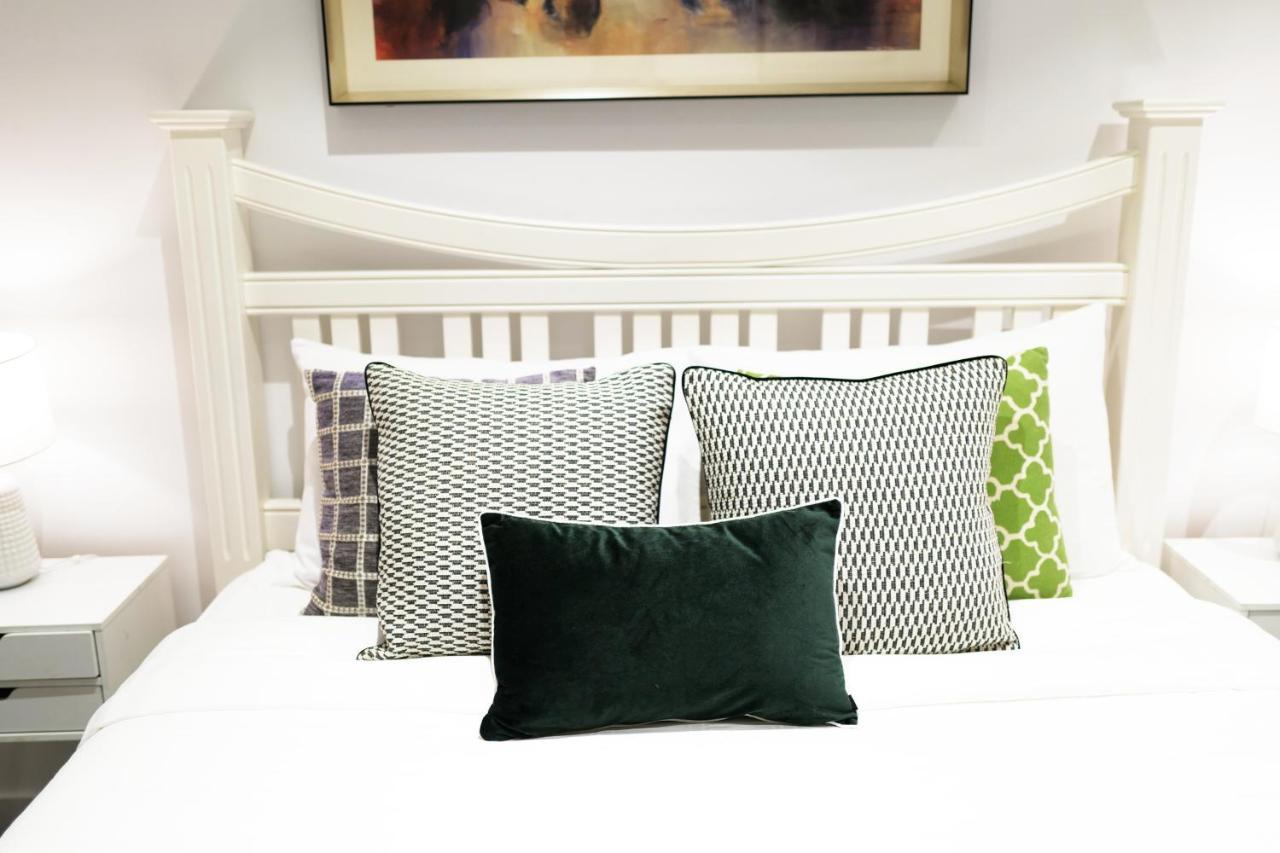 Box Hill Central Sky One Apartment ภายนอก รูปภาพ