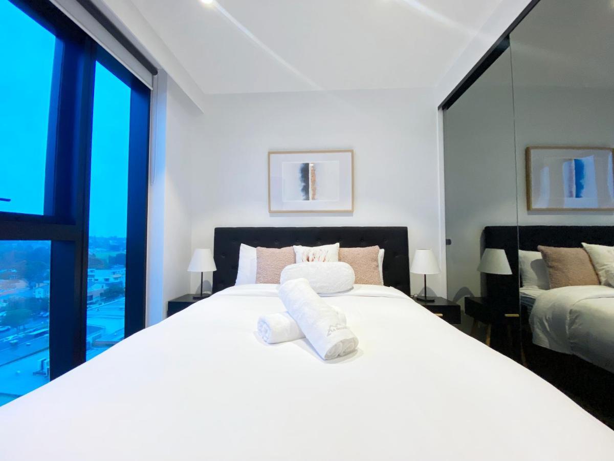 Box Hill Central Sky One Apartment ภายนอก รูปภาพ